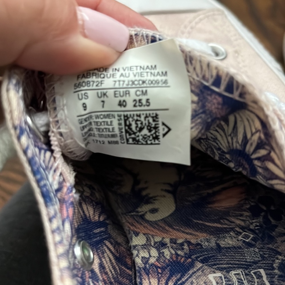 Converse - Picture 4 of 6